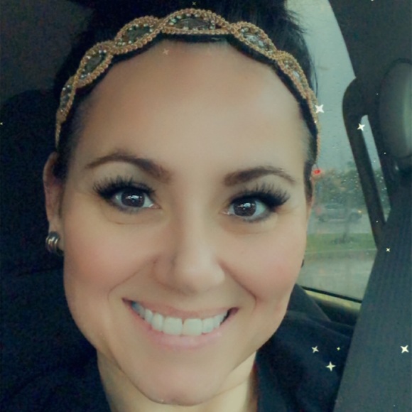 Meet your Posher, MacHausTx! Hi y’all! - Picture 3 of 3